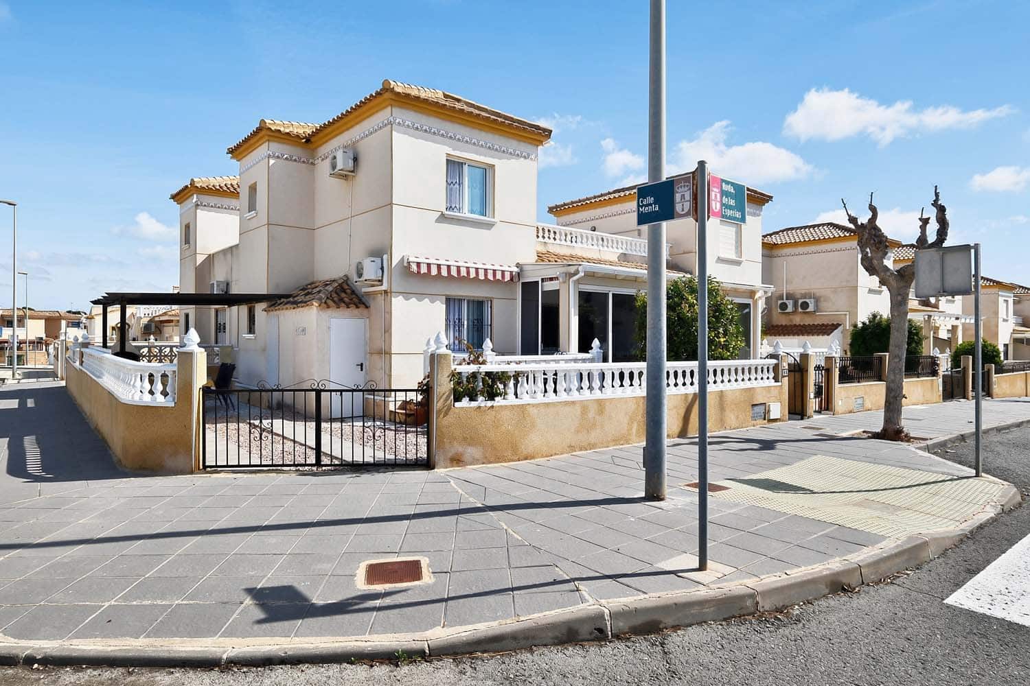 3 bedroom Semi-detached Villa for sale in Pinar de Campoverde - € 159,950 (Ref: 9677744)