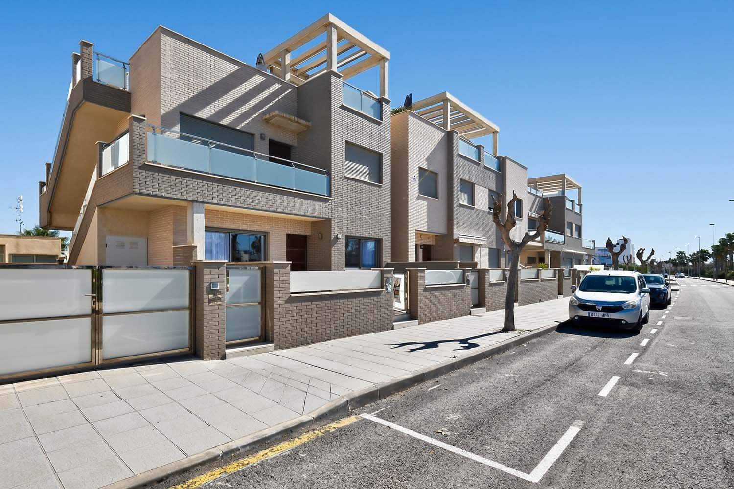 3 bedroom Apartment for sale in Torre de la Horadada - € 340,000 (Ref: 9679596)