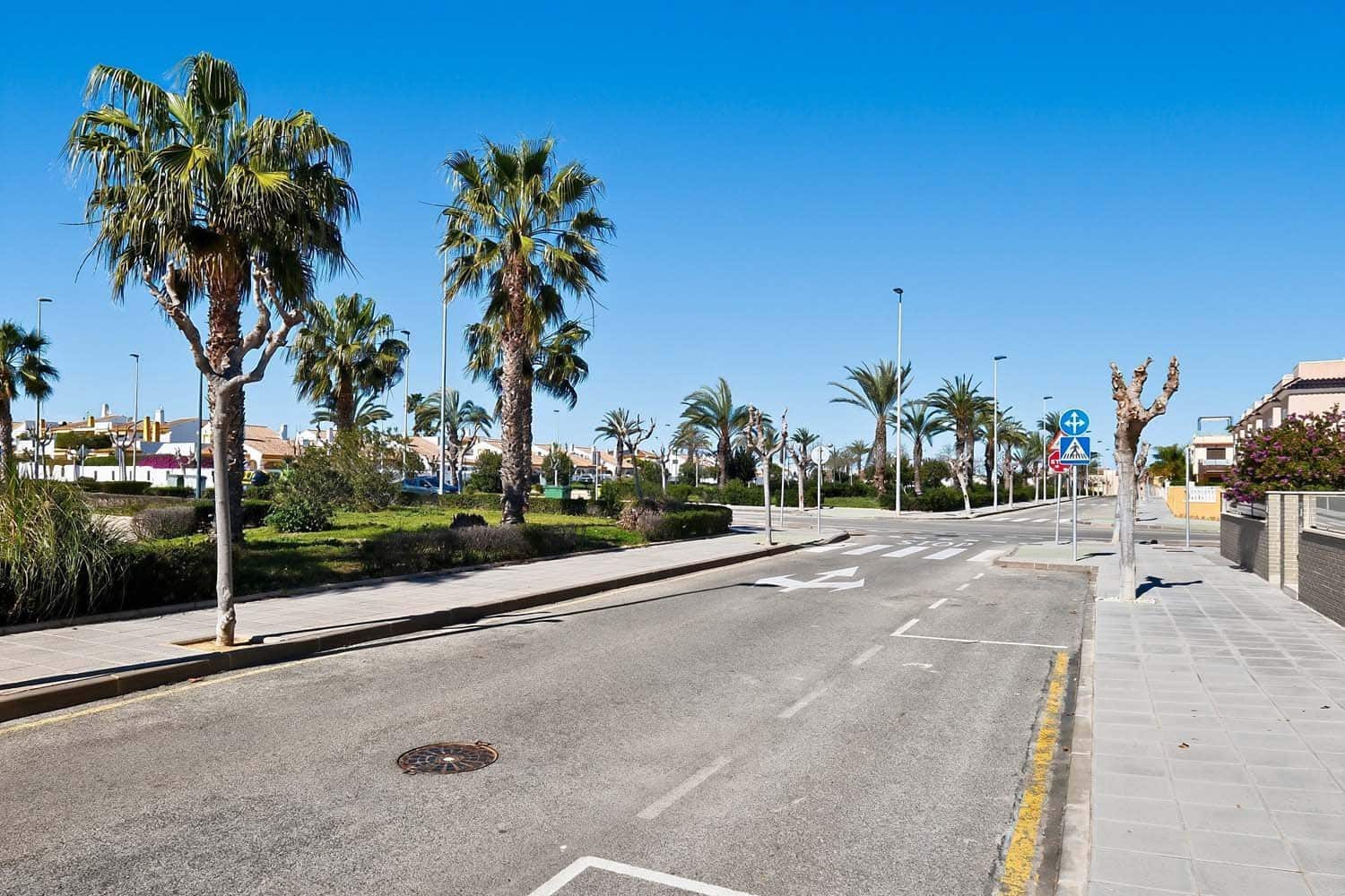 3 bedroom Apartment for sale in Torre de la Horadada - € 340,000 (Ref: 9679596)