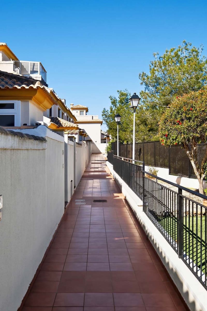 2 chambre Villa/Maison Semi-Mitoyenne à vendre à Pinar de Campoverde - 165 000 € (Ref: 9699261)