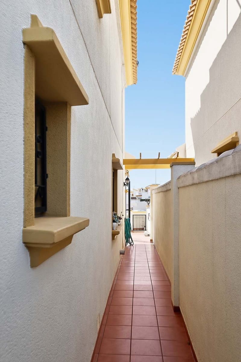 2 chambre Villa/Maison Semi-Mitoyenne à vendre à Pinar de Campoverde - 165 000 € (Ref: 9699261)