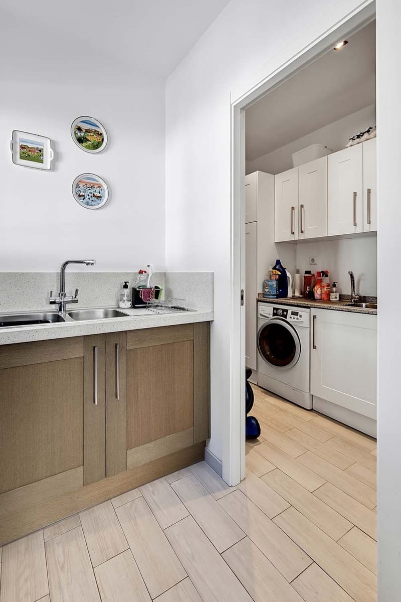 6 bedroom Villa for sale in Pinar de Campoverde with pool - € 525,000 (Ref: 9715365)