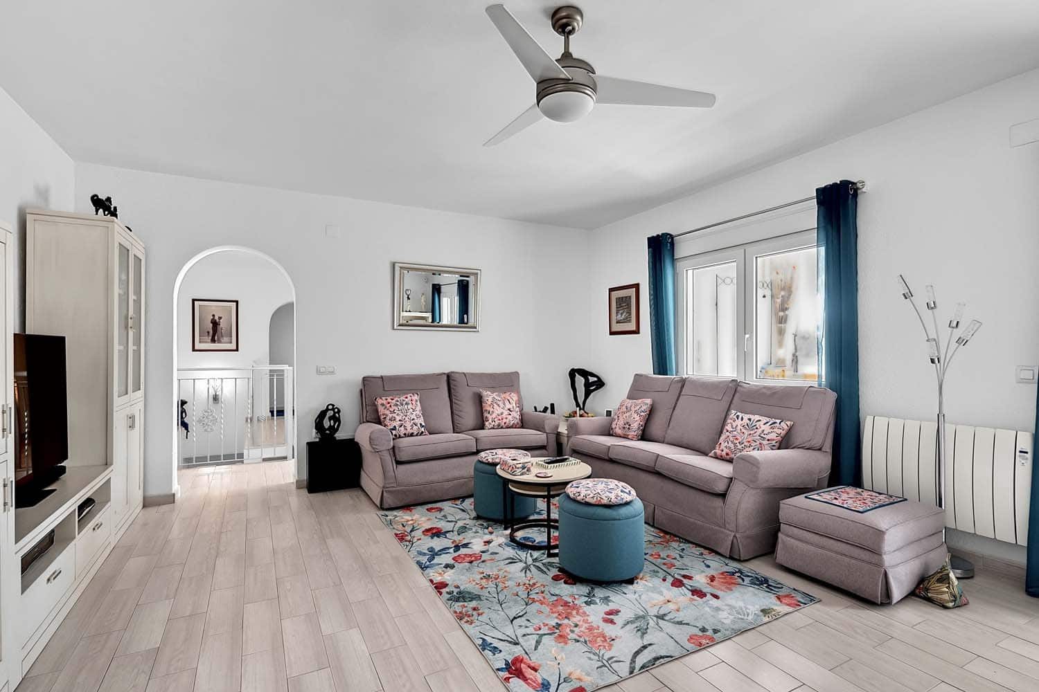 6 bedroom Villa for sale in Pinar de Campoverde with pool - € 525,000 (Ref: 9715365)