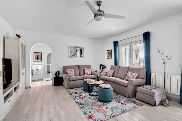 Chalet de 6 habitaciones en Pinar de Campoverde, Pilar de la Horadada en venta con piscina - 525.000 € (Ref: 9715365)