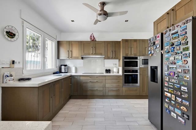 Chalet de 6 habitaciones en Pinar de Campoverde, Pilar de la Horadada en venta con piscina - 525.000 € (Ref: 9715365)