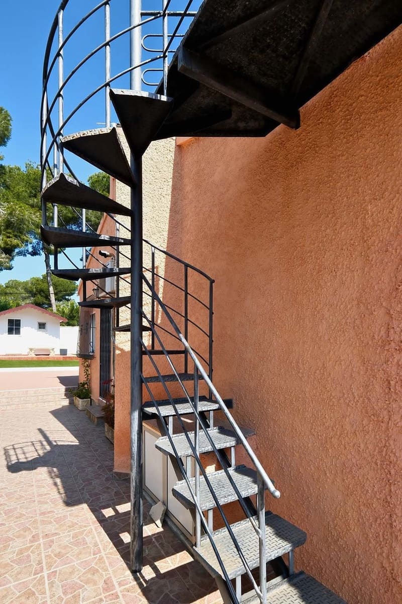 6 bedroom Villa for sale in Pinar de Campoverde with pool - € 525,000 (Ref: 9715365)