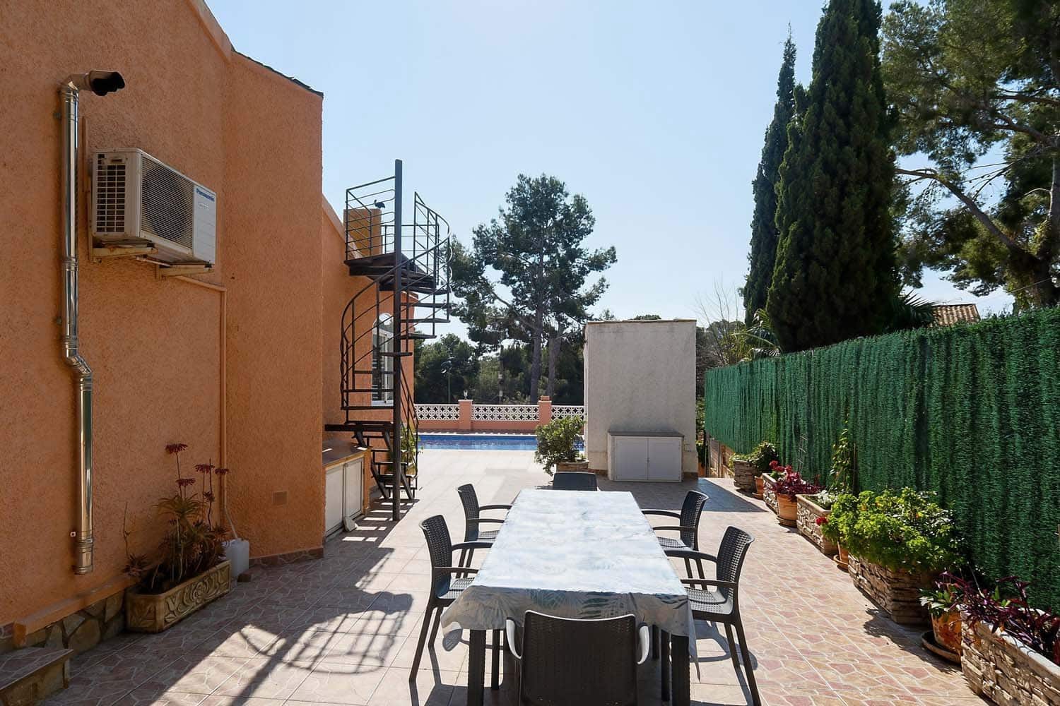 6 bedroom Villa for sale in Pinar de Campoverde with pool - € 525,000 (Ref: 9715365)