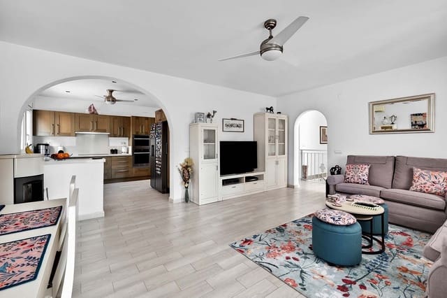 Chalet de 6 habitaciones en Pinar de Campoverde, Pilar de la Horadada en venta con piscina - 525.000 € (Ref: 9715365)