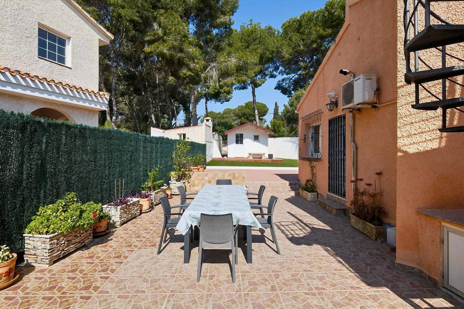 6 bedroom Villa for sale in Pinar de Campoverde with pool - € 525,000 (Ref: 9715365)