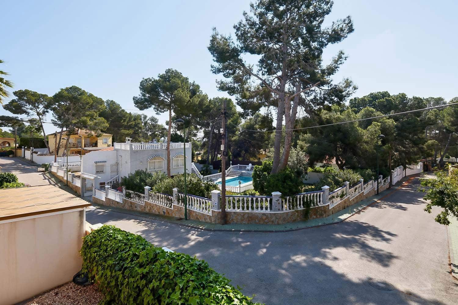 6 bedroom Villa for sale in Pinar de Campoverde with pool - € 525,000 (Ref: 9715365)