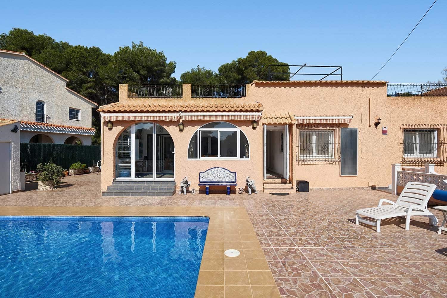 6 bedroom Villa for sale in Pinar de Campoverde with pool - € 525,000 (Ref: 9715365)