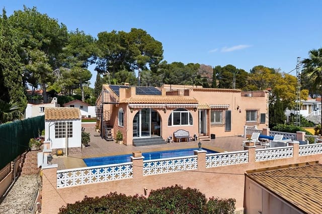 Chalet de 6 habitaciones en Pinar de Campoverde, Pilar de la Horadada en venta con piscina - 525.000 € (Ref: 9715365)