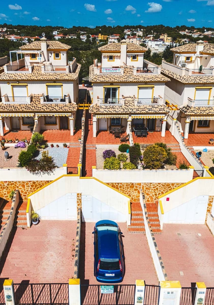 2 bedroom Semi-detached Villa for sale in Pinar de Campoverde - € 170,000 (Ref: 9722671)