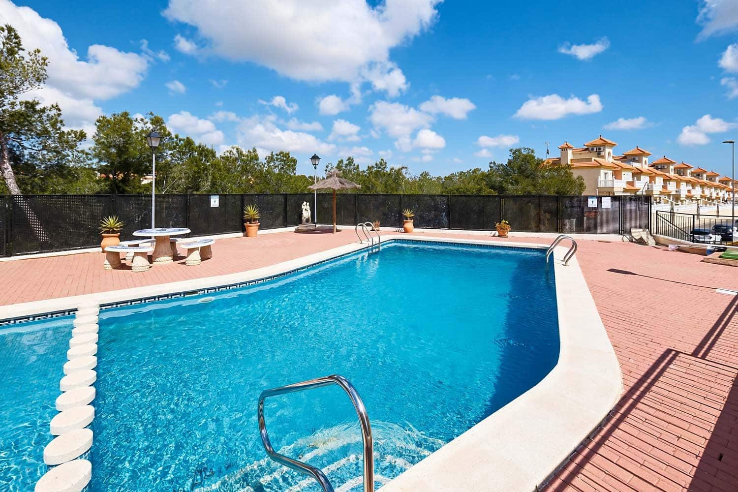 2 bedroom Semi-detached Villa for sale in Pinar de Campoverde - € 170,000 (Ref: 9722671)