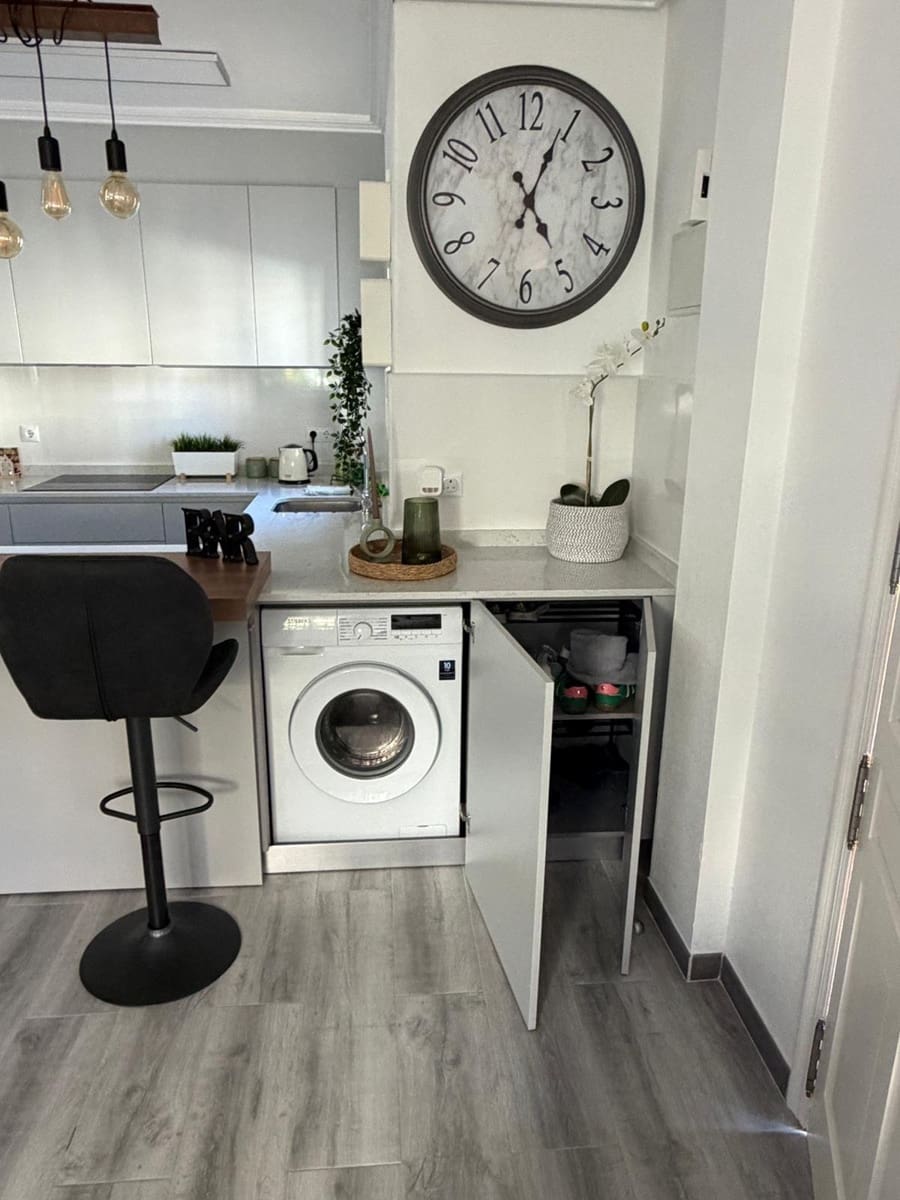 3 slaapkamer Halfvrijstaande villa te koop in Cabo Roig - € 260.000 (Ref: 9730178)