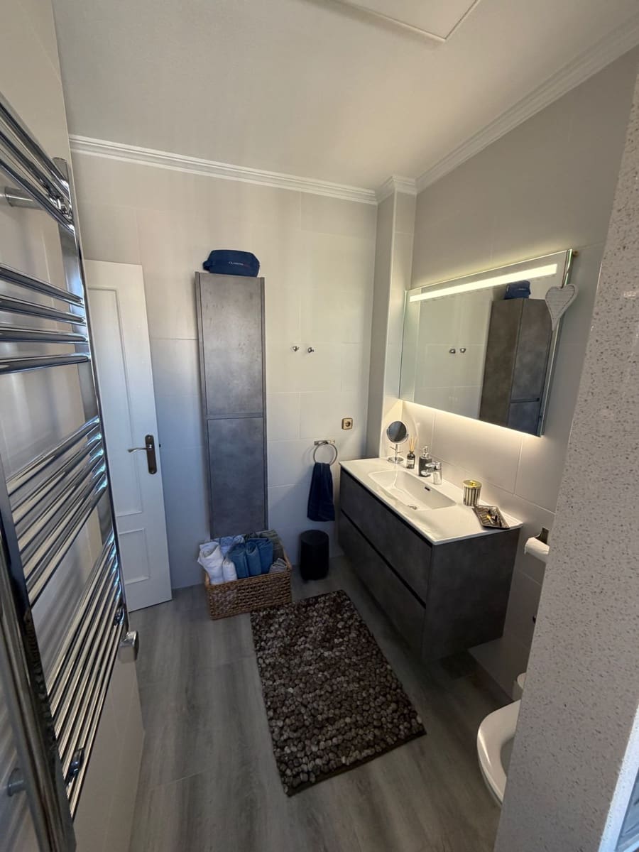 3 slaapkamer Halfvrijstaande villa te koop in Cabo Roig - € 260.000 (Ref: 9730178)