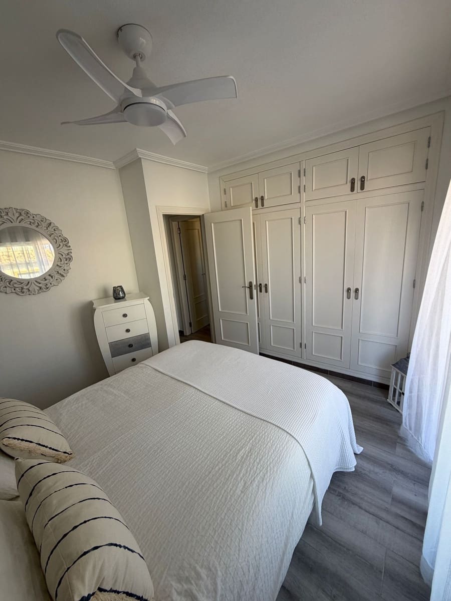 3 slaapkamer Halfvrijstaande villa te koop in Cabo Roig - € 260.000 (Ref: 9730178)