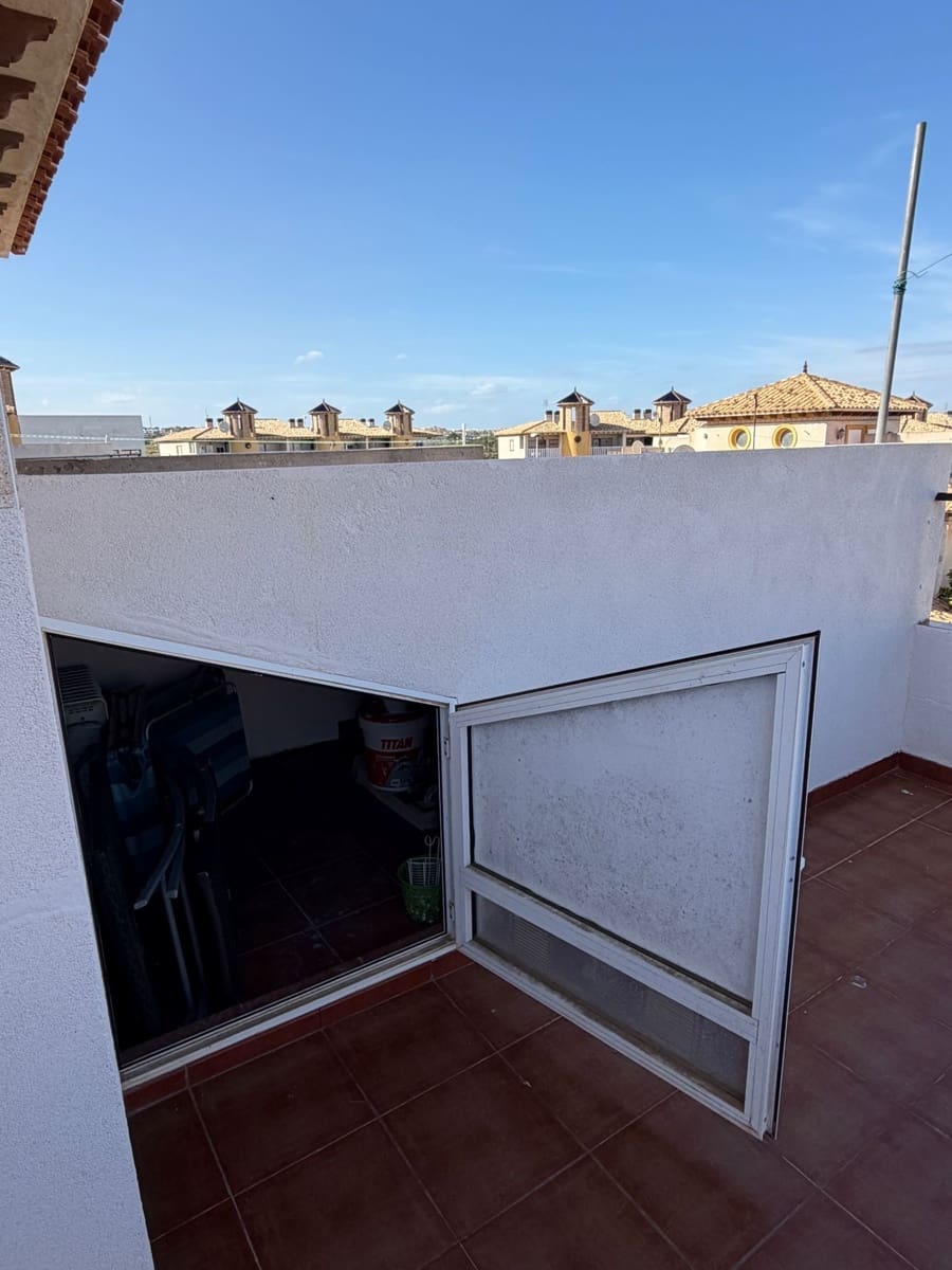 3 slaapkamer Halfvrijstaande villa te koop in Cabo Roig - € 260.000 (Ref: 9730178)