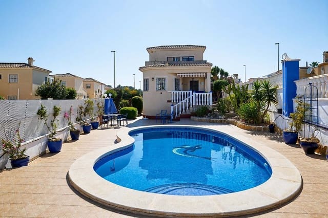 3 bedroom Villa for sale in Pinar de Campoverde, Pilar de la Horadada with pool - € 299,950 (Ref: 9730688)