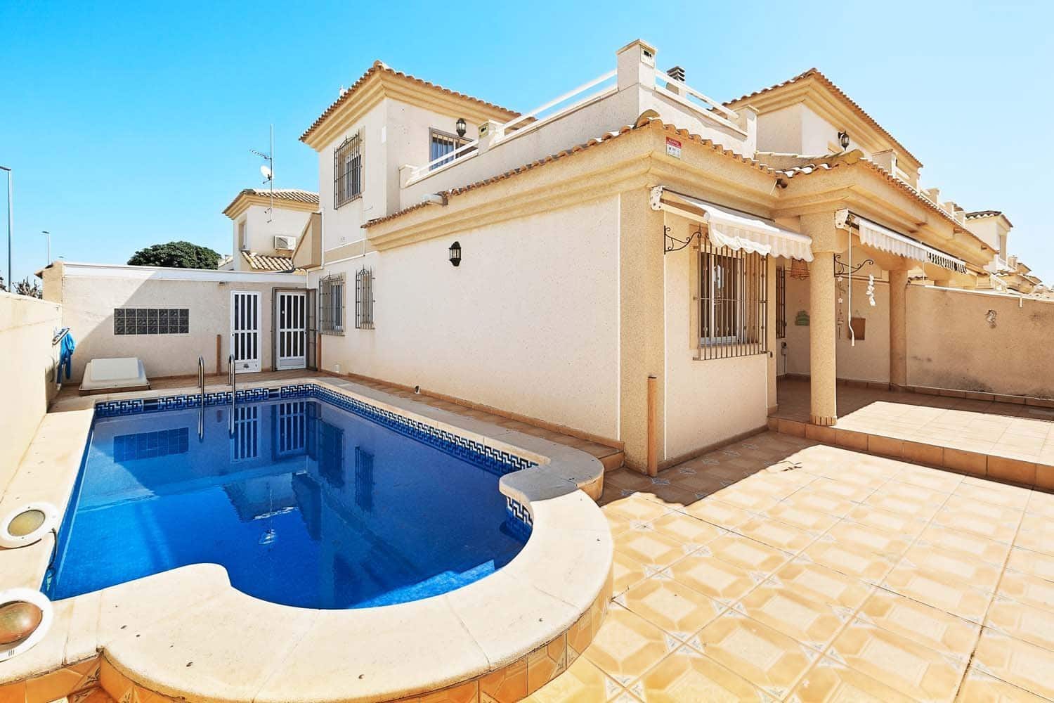 4 sypialnia Dom blizniak na sprzedaż w Torre de la Horadada z basenem - 390 000 € (Ref: 9783148)