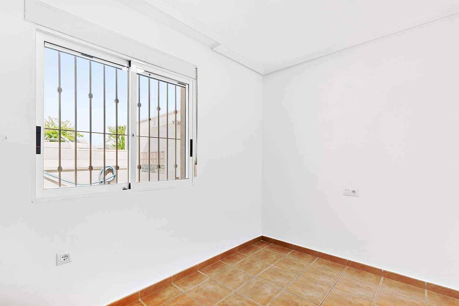 4 sypialnia Dom blizniak na sprzedaż w Torre de la Horadada z basenem - 390 000 € (Ref: 9783148)