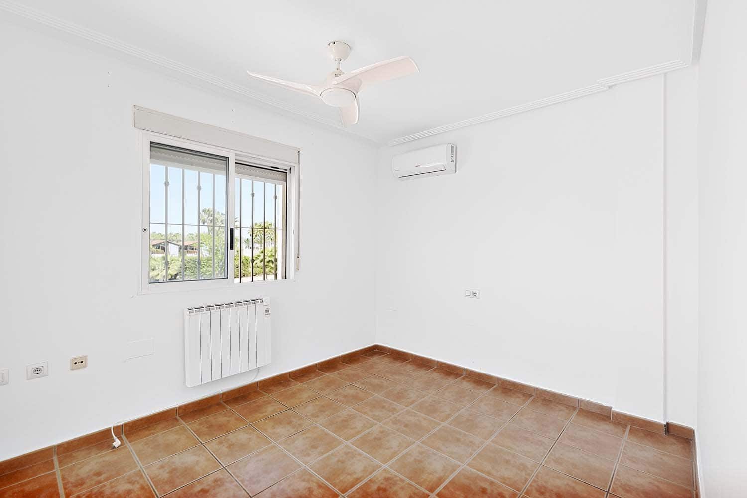 4 sypialnia Dom blizniak na sprzedaż w Torre de la Horadada z basenem - 390 000 € (Ref: 9783148)