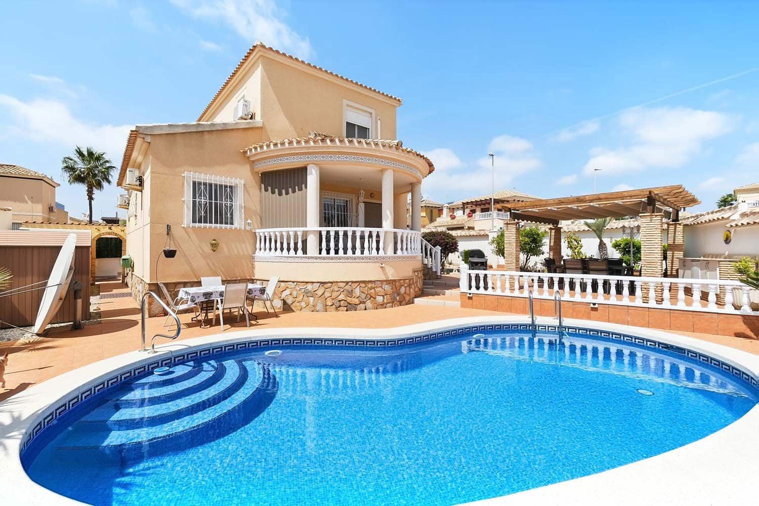 4 Zimmer Villa zu verkaufen in Pinar de Campoverde mit Pool - 329.950 € (Ref: 9814615)