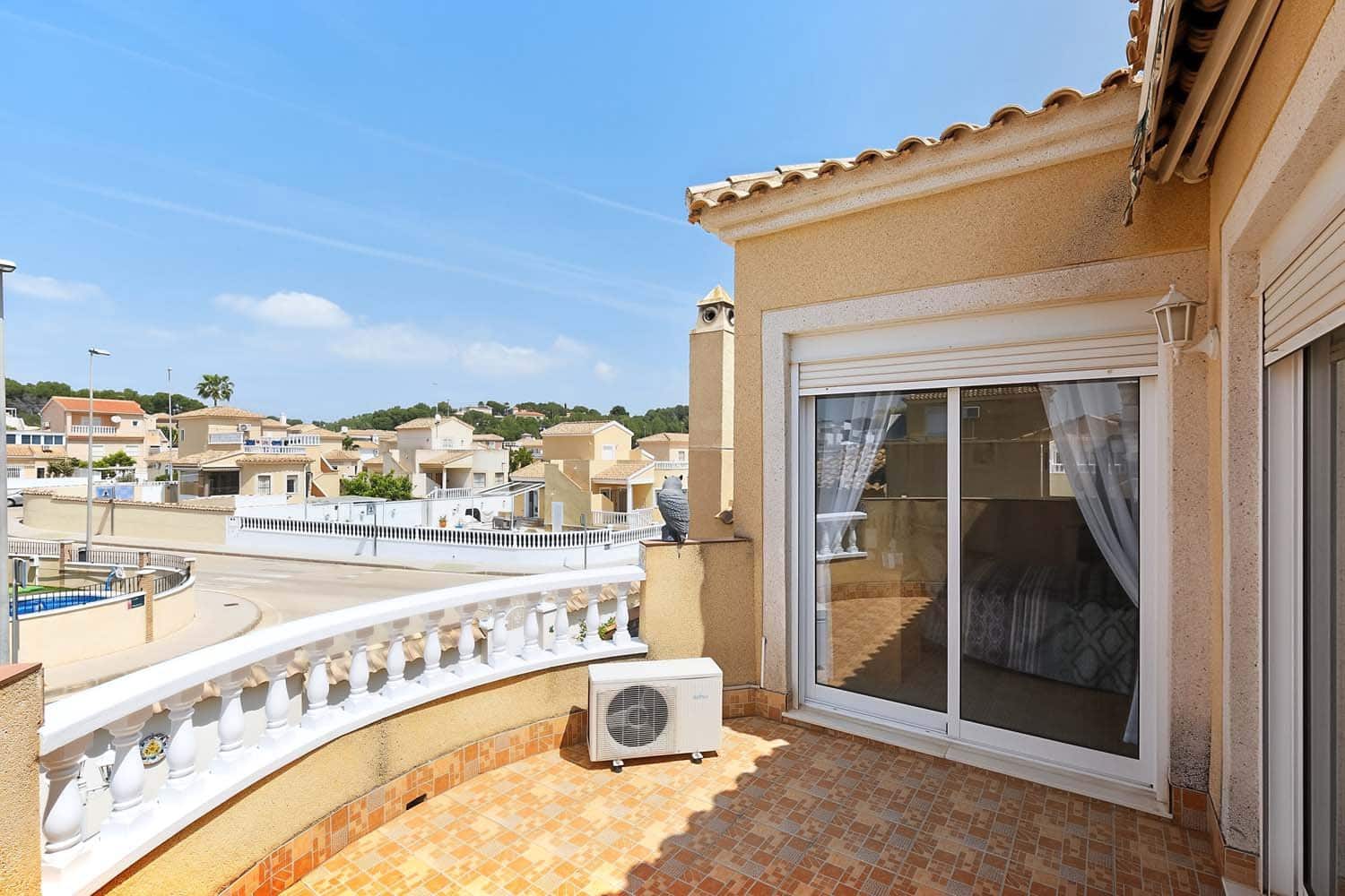 4 Zimmer Villa zu verkaufen in Pinar de Campoverde mit Pool - 329.950 € (Ref: 9814615)