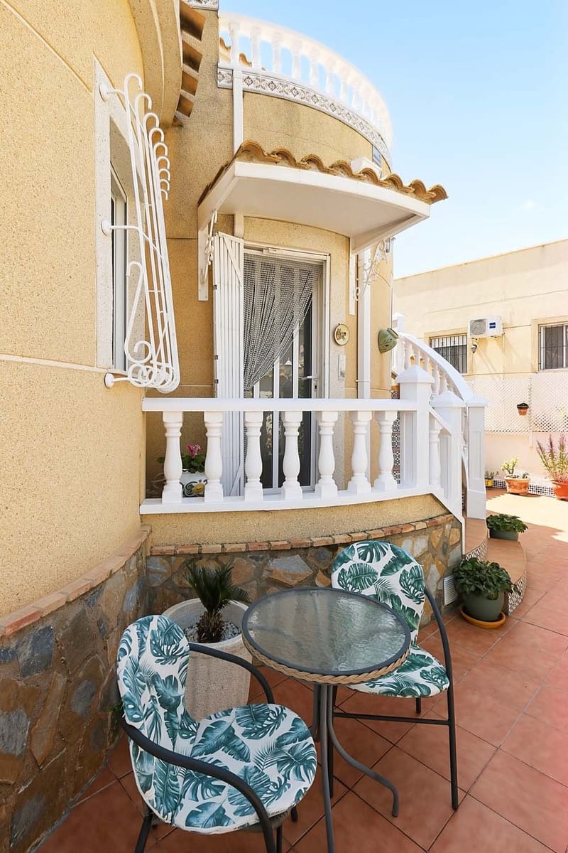 4 Zimmer Villa zu verkaufen in Pinar de Campoverde mit Pool - 329.950 € (Ref: 9814615)