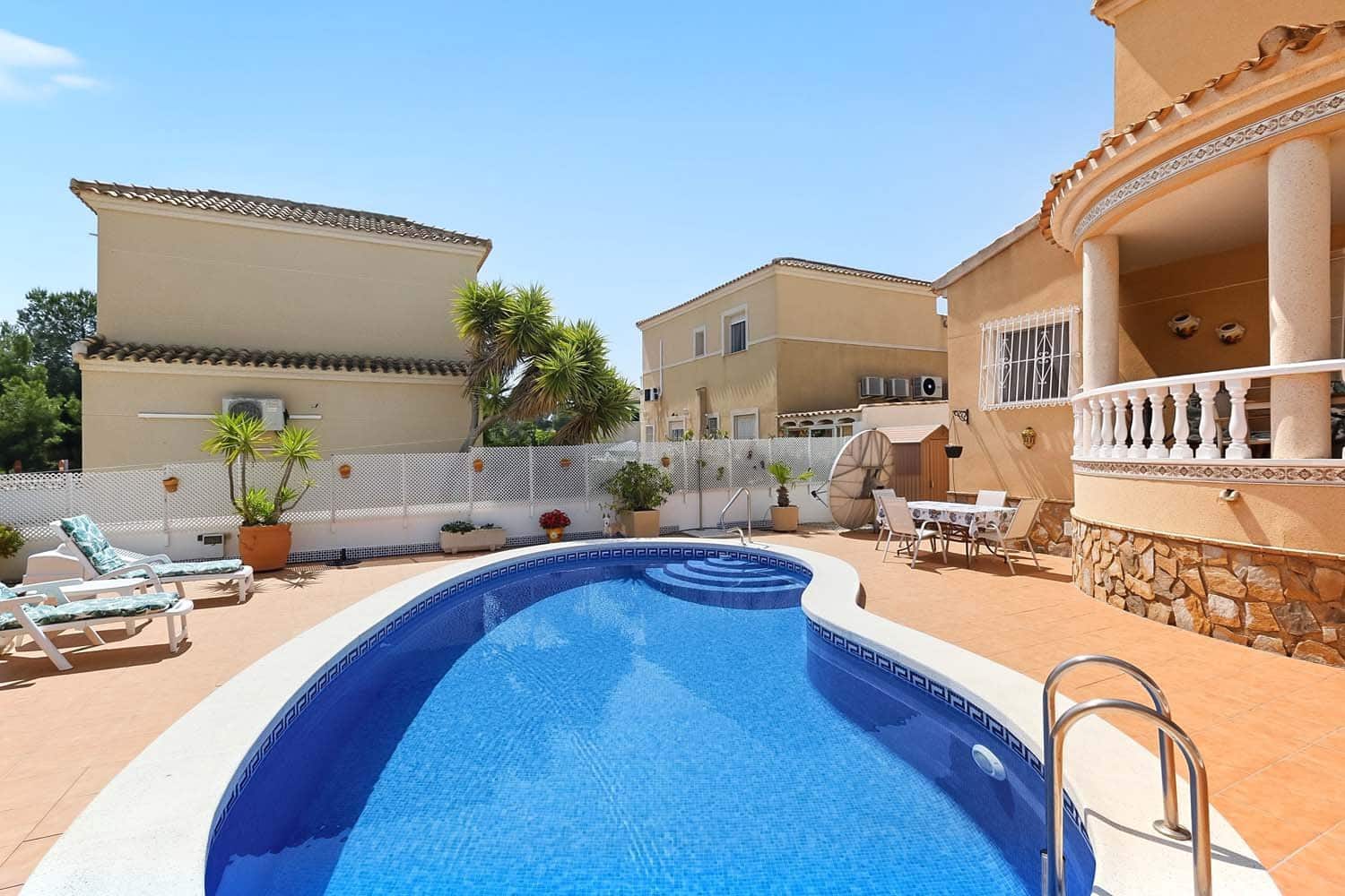4 Zimmer Villa zu verkaufen in Pinar de Campoverde mit Pool - 329.950 € (Ref: 9814615)