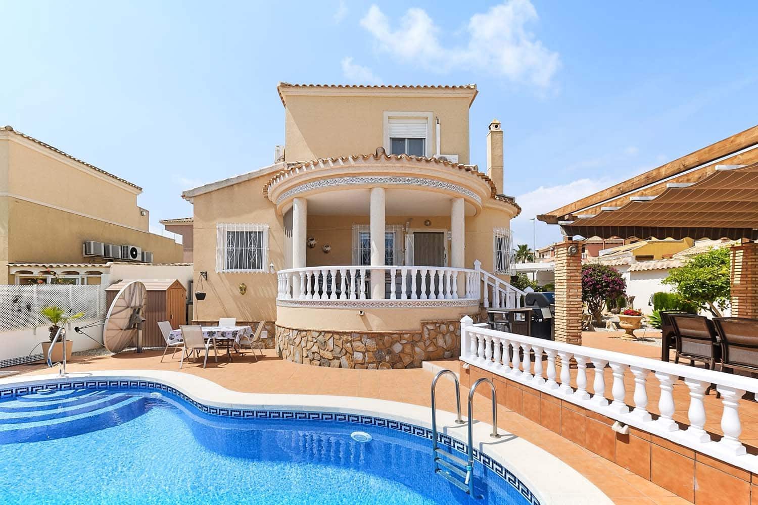 4 Zimmer Villa zu verkaufen in Pinar de Campoverde mit Pool - 329.950 € (Ref: 9814615)