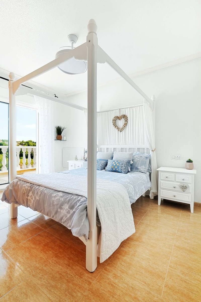 Pareado de 3 habitaciones en Pinar de Campoverde en venta - 210.000 € (Ref: 9820858)