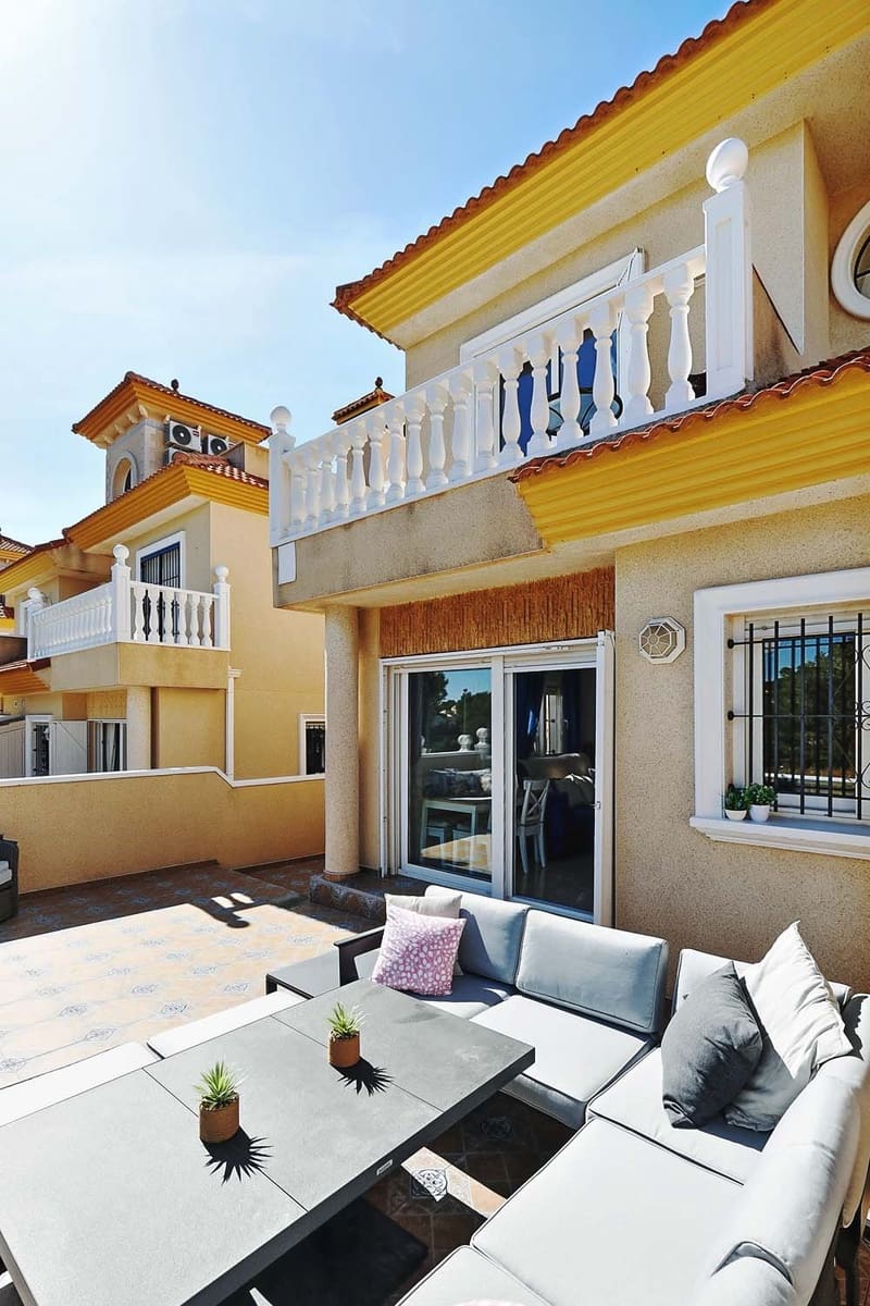 Pareado de 3 habitaciones en Pinar de Campoverde en venta - 210.000 € (Ref: 9820858)