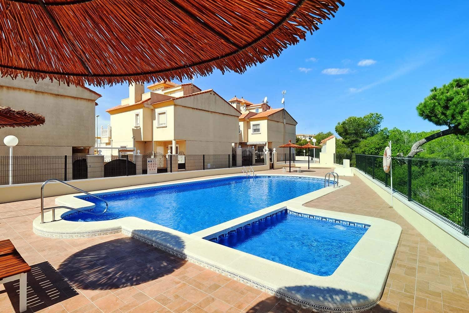 Pareado de 3 habitaciones en Pinar de Campoverde en venta - 210.000 € (Ref: 9820858)