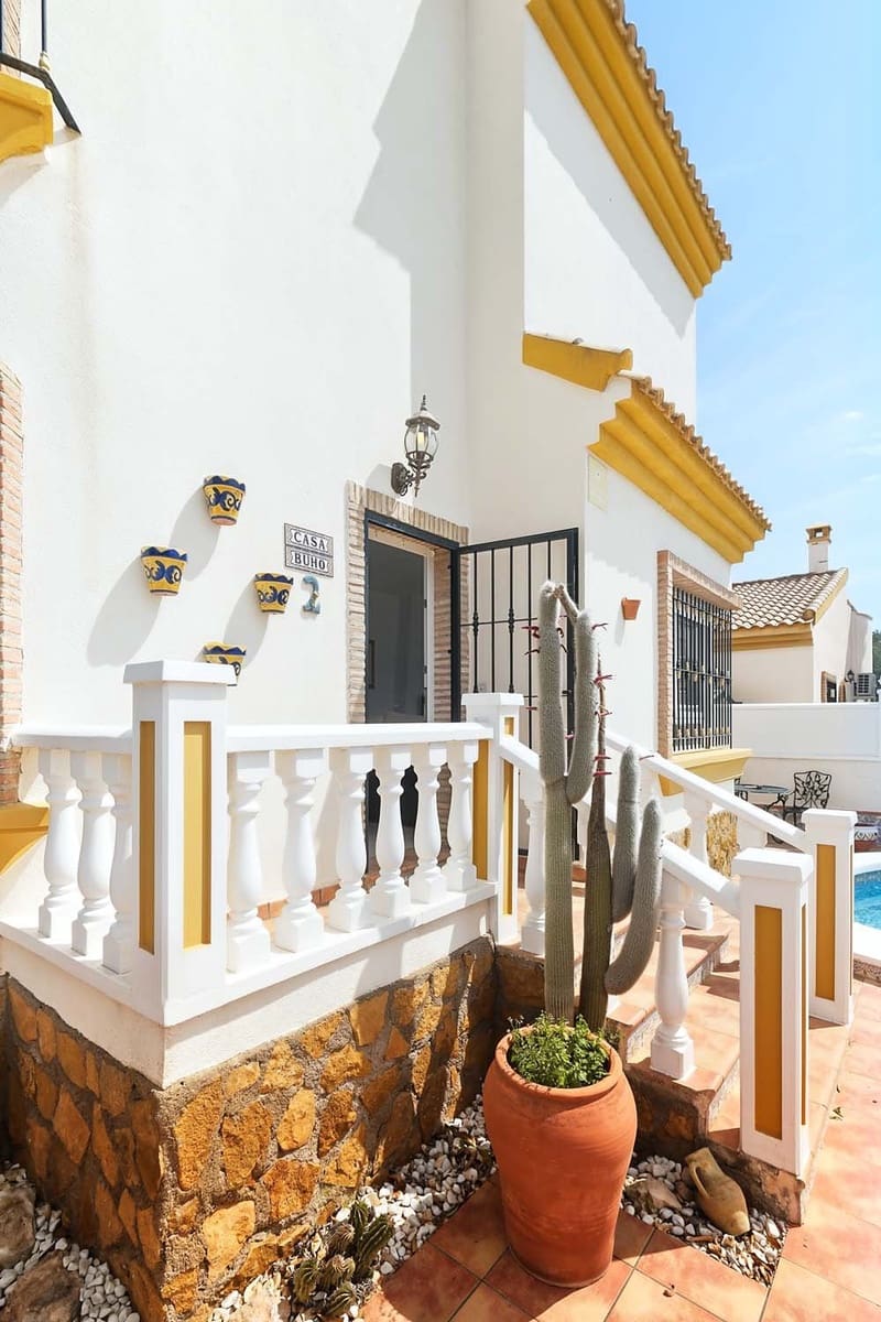 3 bedroom Villa for sale in Pinar de Campoverde with pool - € 290,000 (Ref: 9844651)