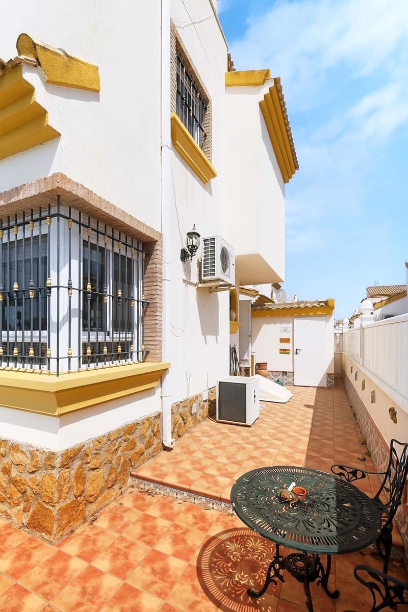3 bedroom Villa for sale in Pinar de Campoverde with pool - € 290,000 (Ref: 9844651)
