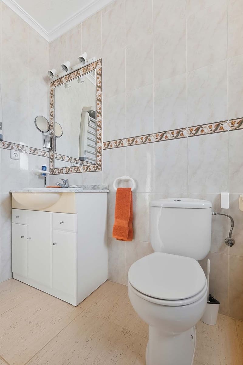 3 bedroom Villa for sale in Pinar de Campoverde with pool - € 320,000 (Ref: 9850370)