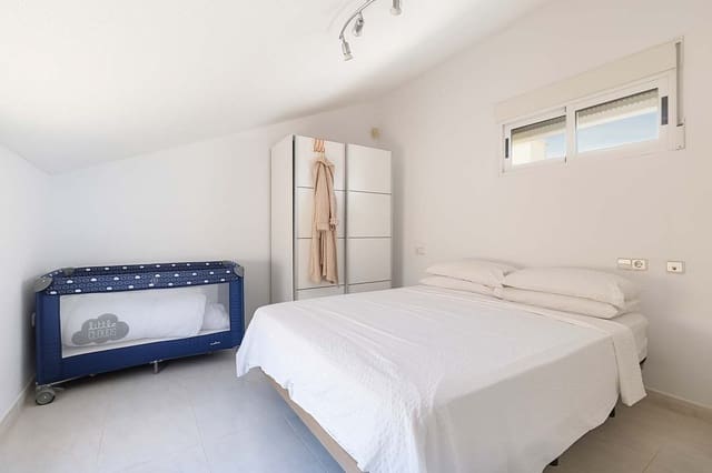 5 quarto Moradia para venda em Pinar de Campoverde, Pilar de la Horadada com piscina - 499 000 € (Ref: 9852123)
