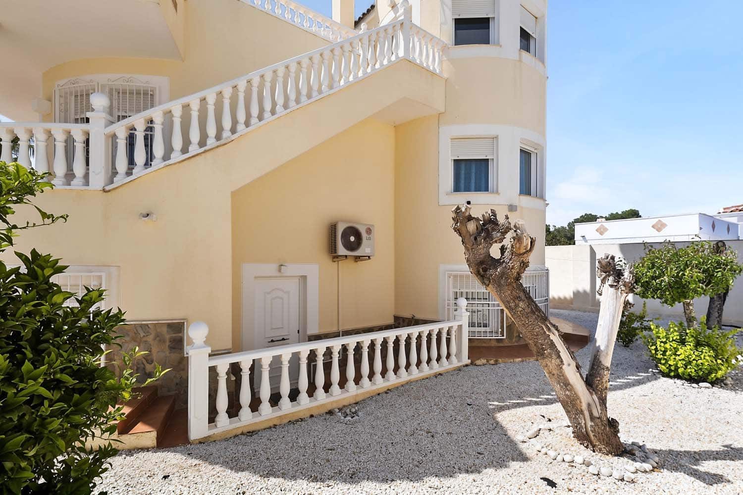 5 quarto Moradia para venda em Pinar de Campoverde com piscina - 499 000 € (Ref: 9852123)