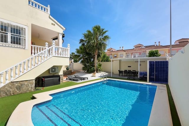 5 quarto Moradia para venda em Pinar de Campoverde, Pilar de la Horadada com piscina - 499 000 € (Ref: 9852123)