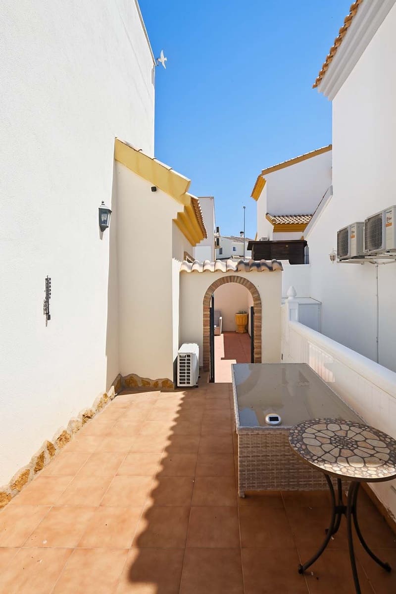 2 bedroom Villa for sale in Pinar de Campoverde with pool - € 299,500 (Ref: 9858276)