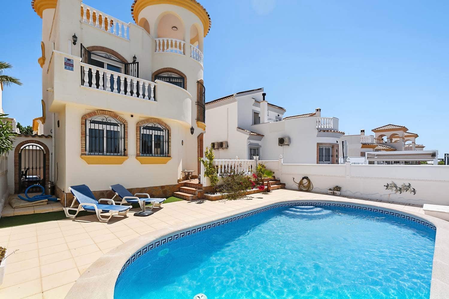 2 bedroom Villa for sale in Pinar de Campoverde with pool - € 299,500 (Ref: 9858276)