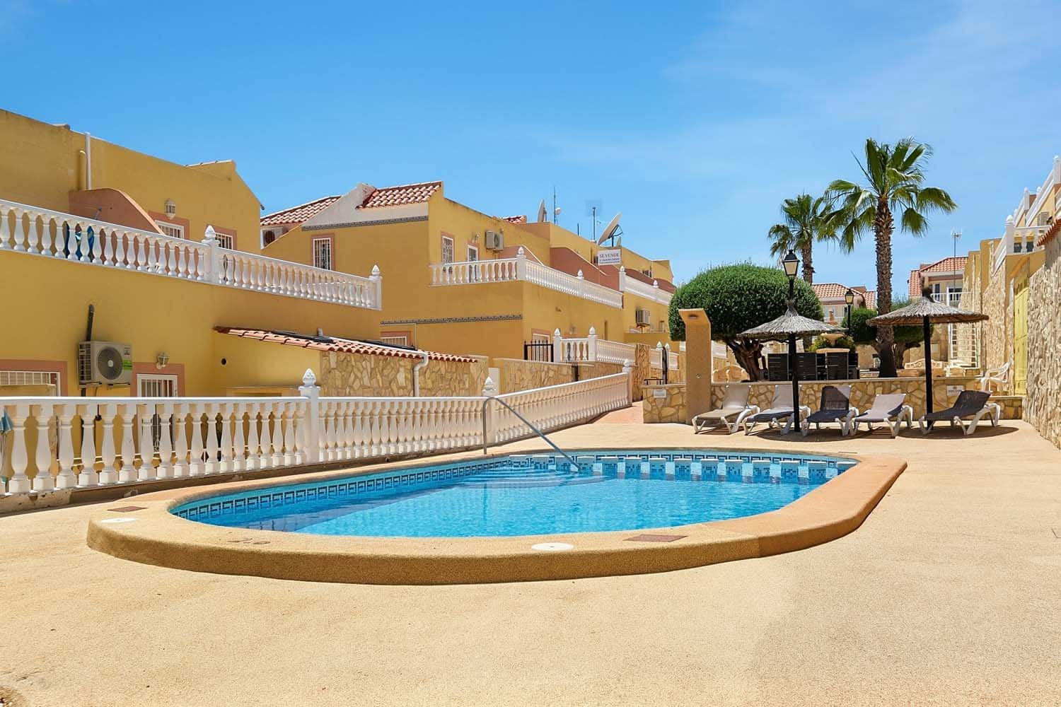 3 bedroom Townhouse for sale in Villamartin - € 179,900 (Ref: 9867688)