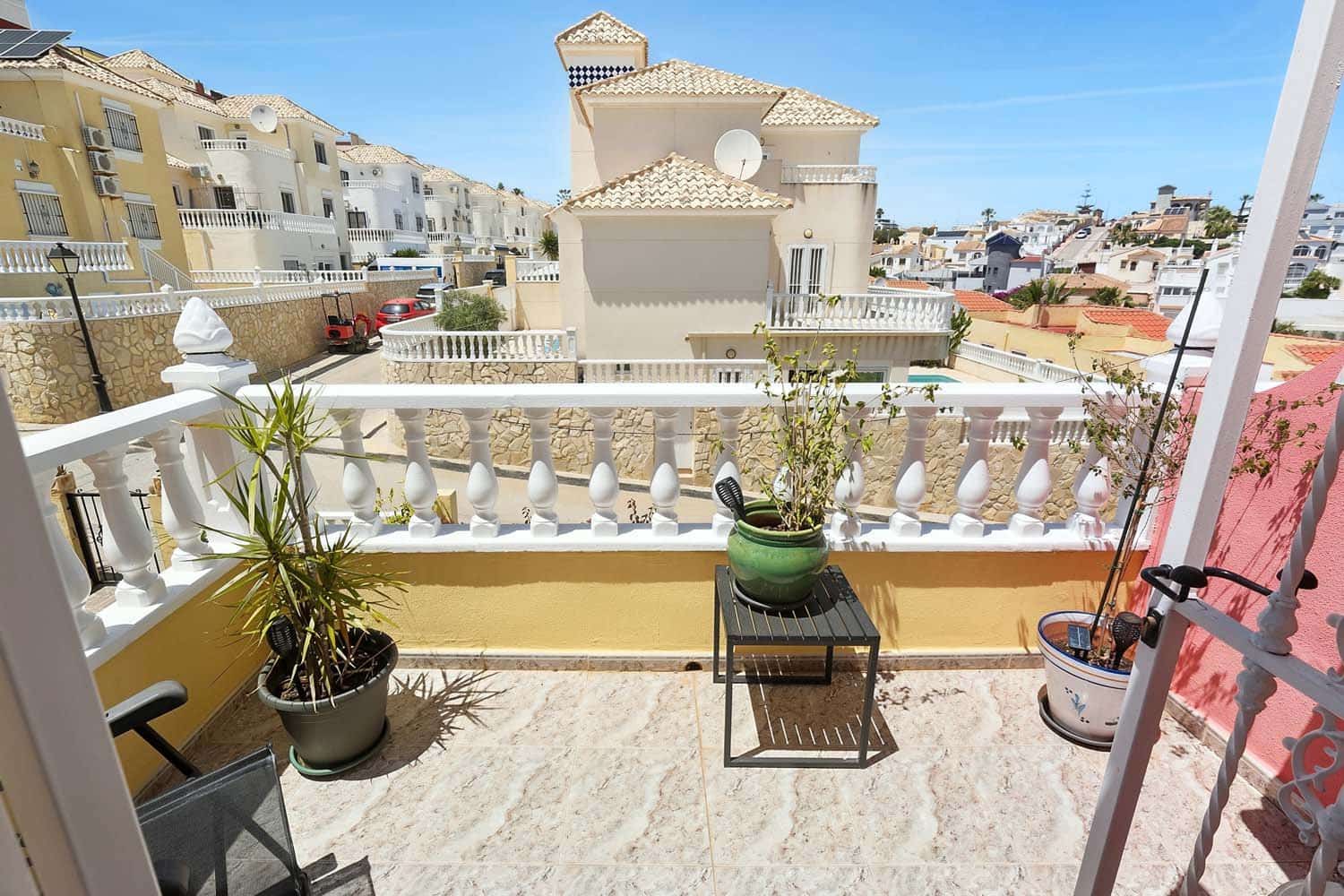 3 bedroom Townhouse for sale in Villamartin - € 179,900 (Ref: 9867688)