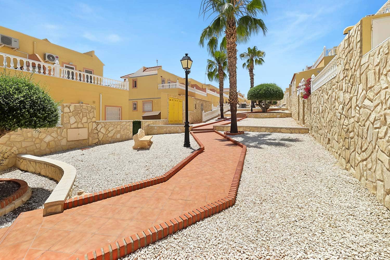 3 bedroom Townhouse for sale in Villamartin - € 179,900 (Ref: 9867688)