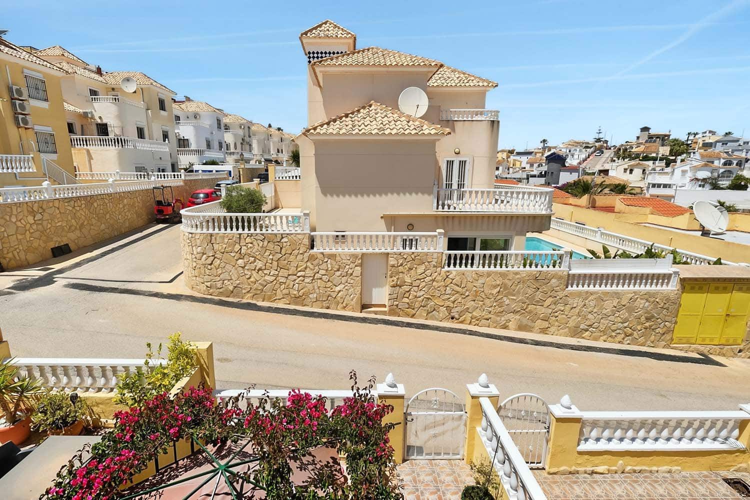 3 bedroom Townhouse for sale in Villamartin - € 179,900 (Ref: 9867688)