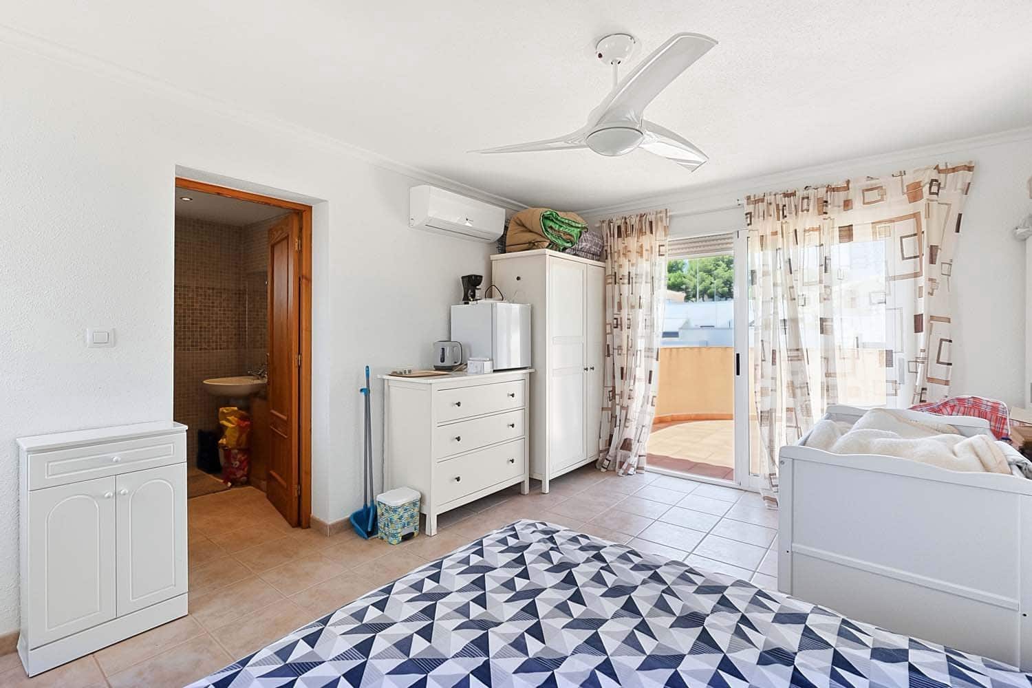 Chalet de 3 habitaciones en Pinar de Campoverde en venta - 249.000 € (Ref: 9889149)