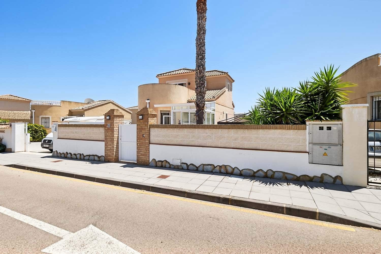 Chalet de 3 habitaciones en Pinar de Campoverde en venta - 249.000 € (Ref: 9889149)