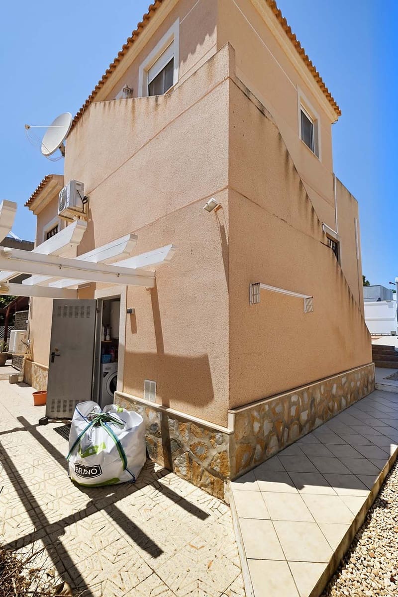 Chalet de 3 habitaciones en Pinar de Campoverde en venta - 249.000 € (Ref: 9889149)