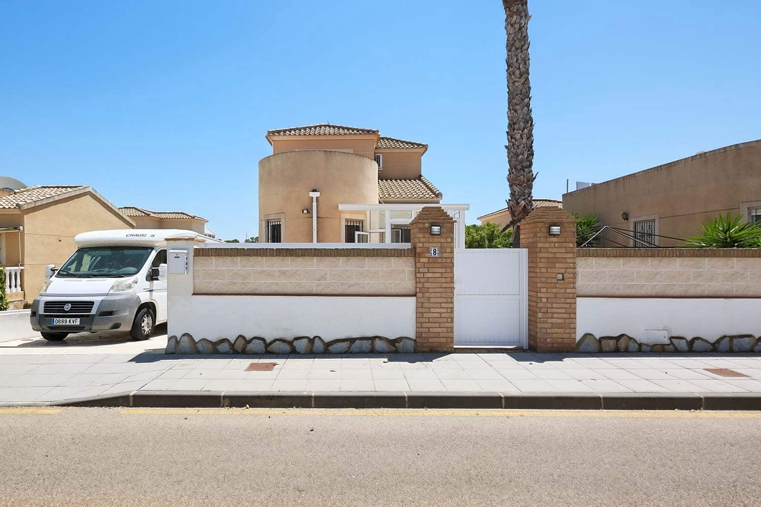 Chalet de 3 habitaciones en Pinar de Campoverde en venta - 249.000 € (Ref: 9889149)